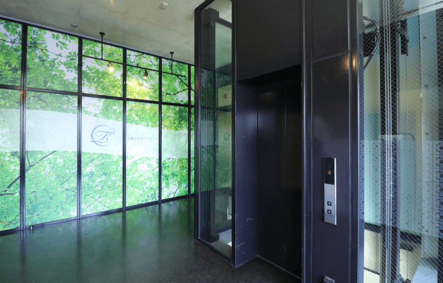 イルカセットビル7階エレベーター前